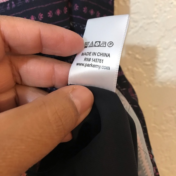 Parker Ruffle overlay top SZ L - Picture 7 of 7